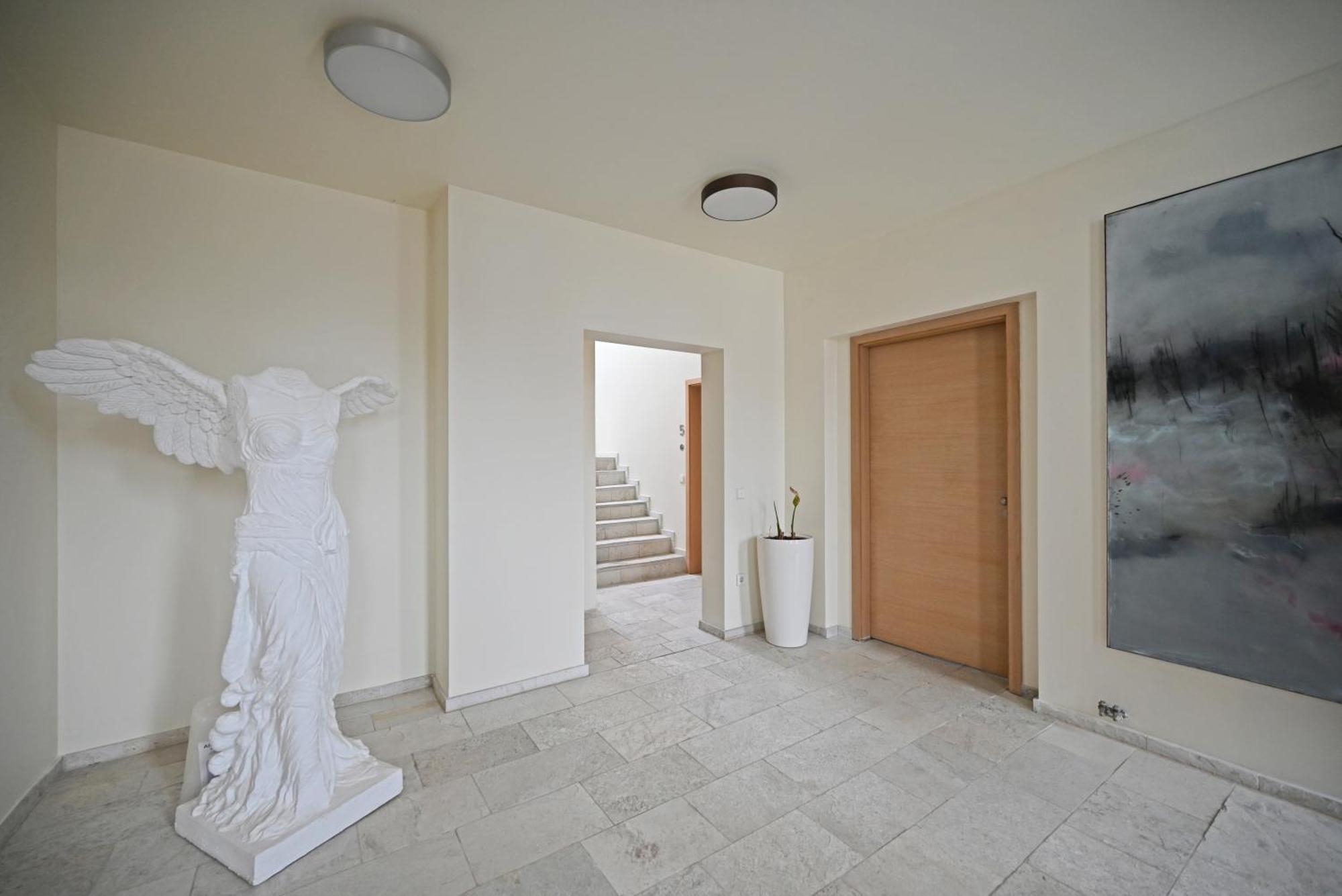 Modernes & Gepflegtes Hotelzimmer Mit Kueche! Bernstadt  Exteriör bild