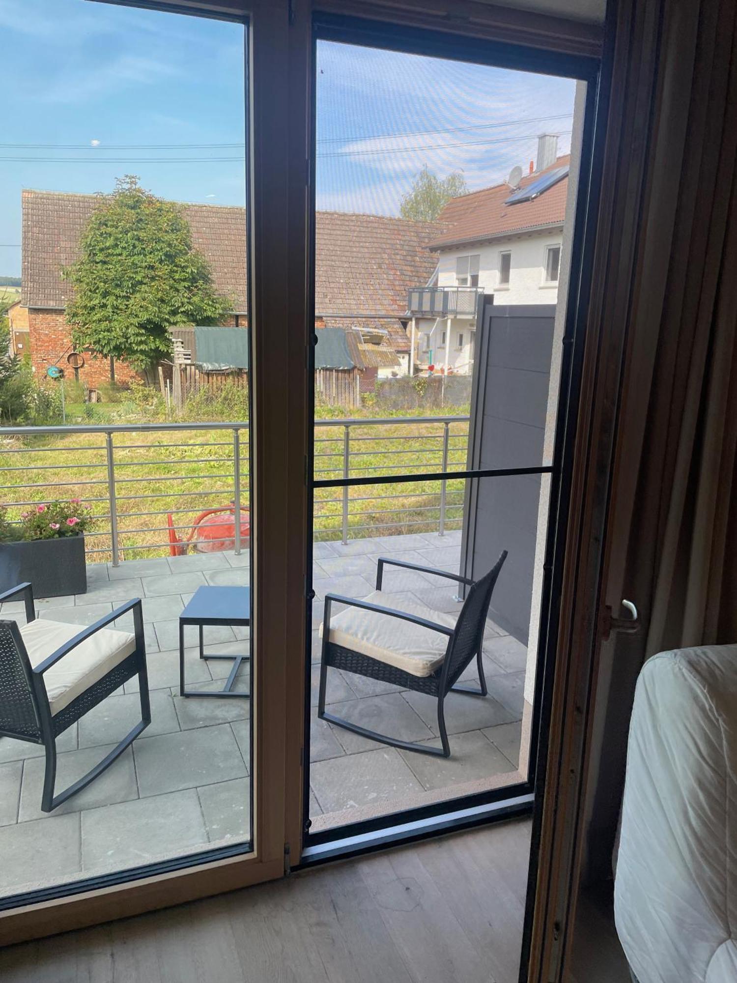 Modernes & Gepflegtes Hotelzimmer Mit Kueche! Bernstadt  Exteriör bild